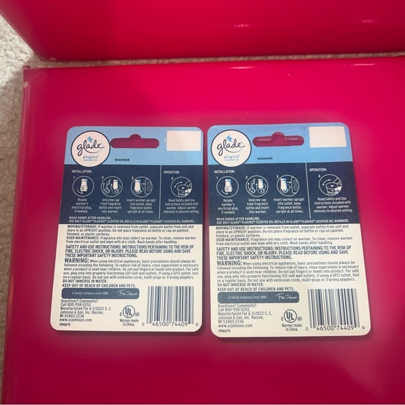 Glade PlugIns Warmer - White Two - Picture 2 of 2